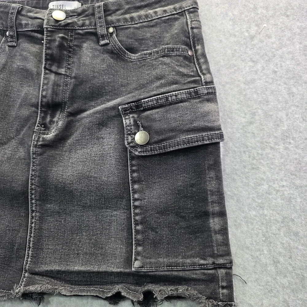 Tinsel Black Denim Cargo Mini Skirt Frayed Raw‎ Hem Size 28 Utility Y2K Style